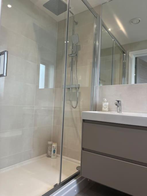 Museum View Apartments City Centre 1 Bedroom Cardiff Exteriör bild